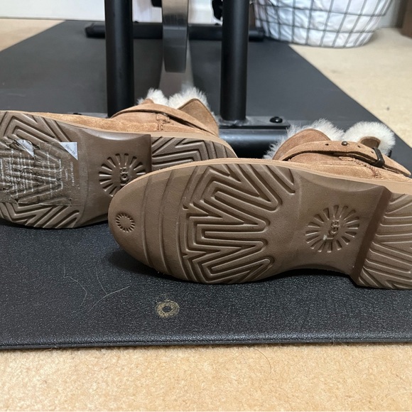 NWOT - UGG Romely Short Buckle Boot - Picture 6 of 10